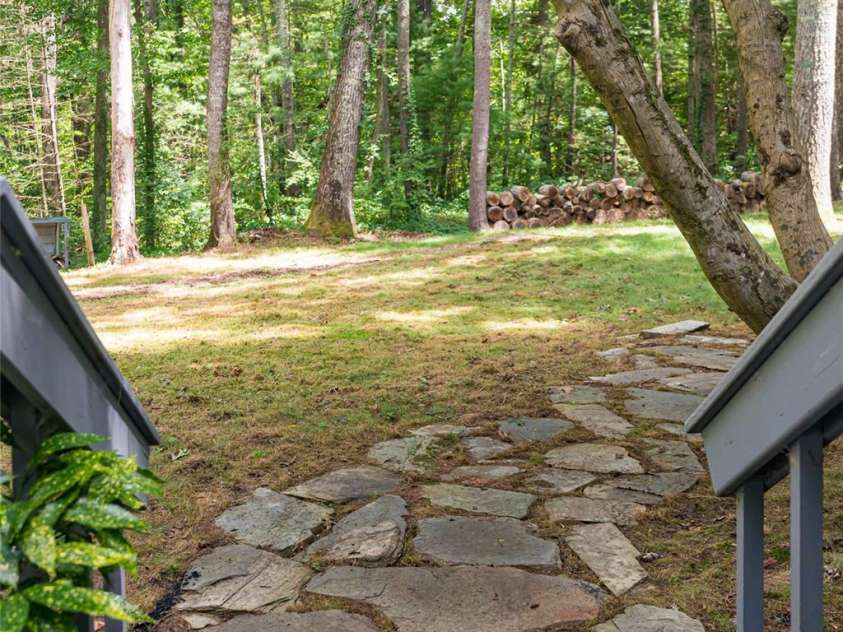 427 Shadowwood Drive, Leicester, NC 28748.  MLS# CAR4292617, YatesRealty ID 4199. 