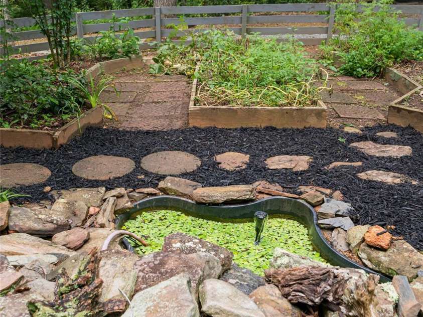 427 Shadowwood Drive, Leicester, NC 28748.  MLS# CAR4292617, YatesRealty ID 4199. 