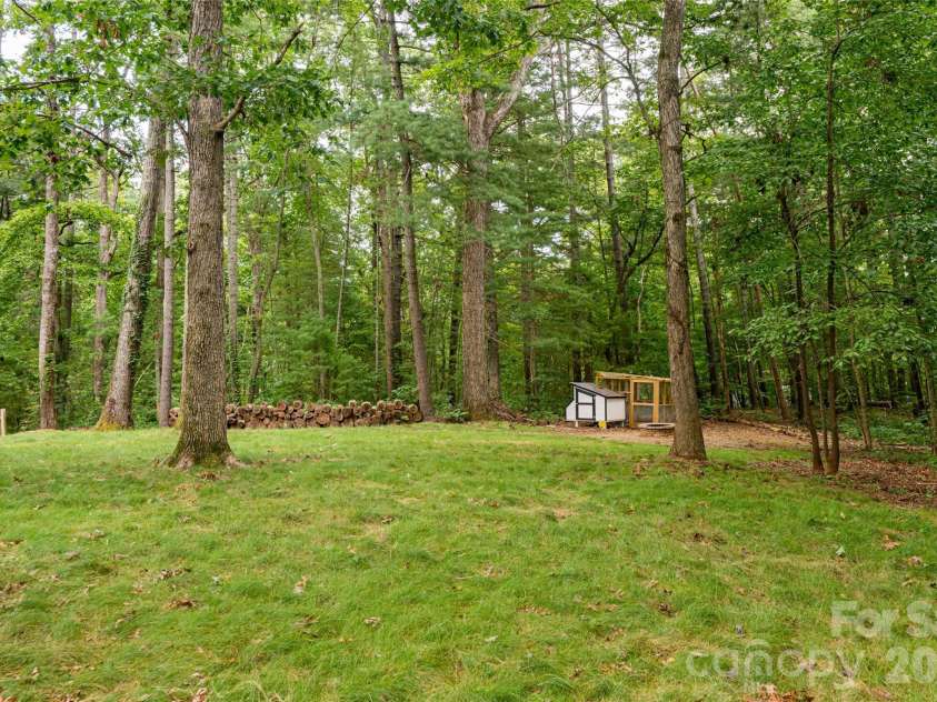 427 Shadowwood Drive, Leicester, NC 28748.  MLS# CAR4292617, YatesRealty ID 4199. 