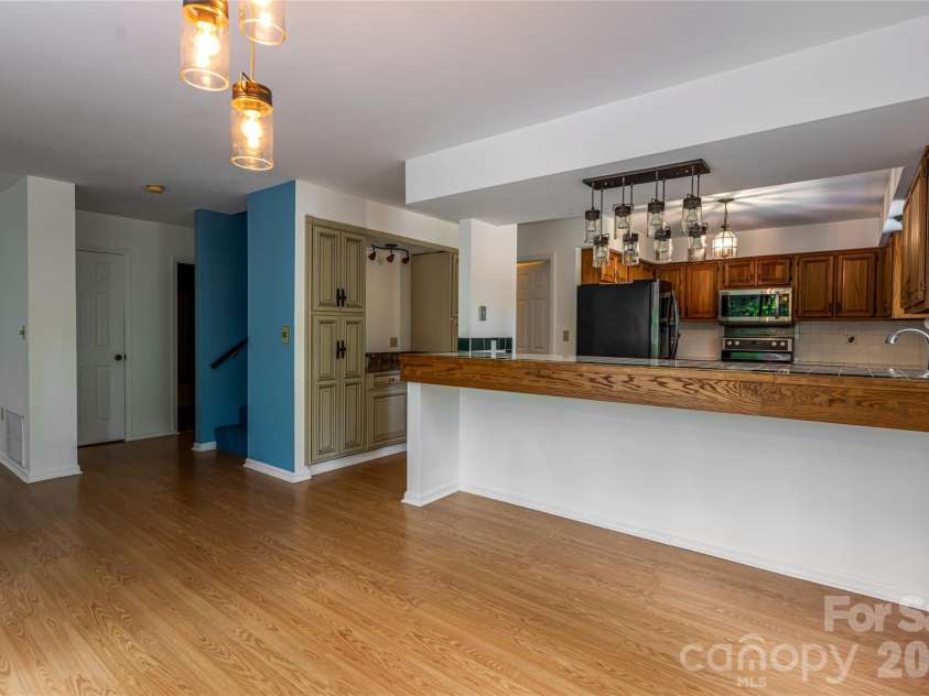 427 Shadowwood Drive, Leicester, NC 28748.  MLS# CAR4292617, YatesRealty ID 4199. 