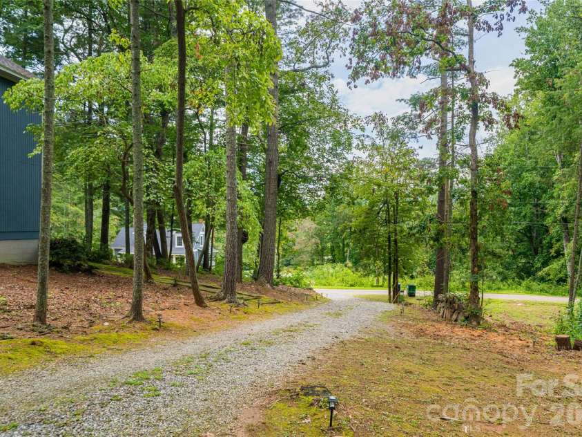 427 Shadowwood Drive, Leicester, NC 28748.  MLS# CAR4292617, YatesRealty ID 4199. 