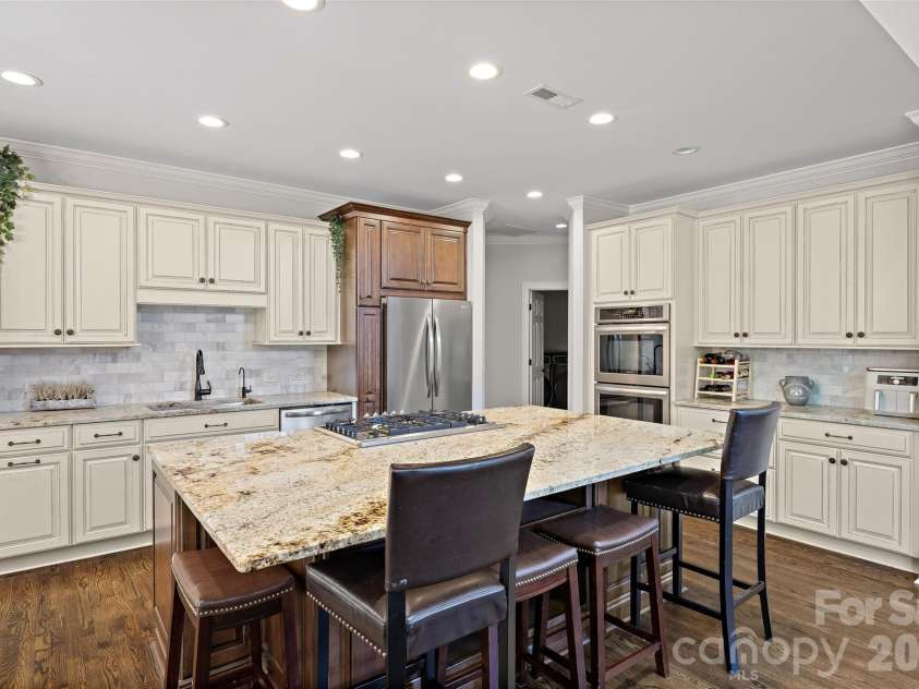 1607 Crestgate Drive, Waxhaw, NC 28173.  MLS# CAR4412289, YatesRealty ID 41992. 