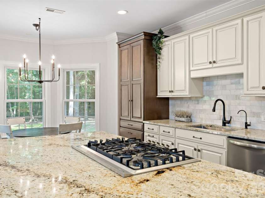 1607 Crestgate Drive, Waxhaw, NC 28173.  MLS# CAR4412289, YatesRealty ID 41992. 