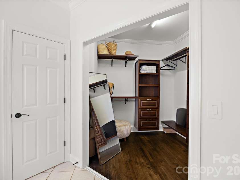 1607 Crestgate Drive, Waxhaw, NC 28173.  MLS# CAR4412289, YatesRealty ID 41992. 