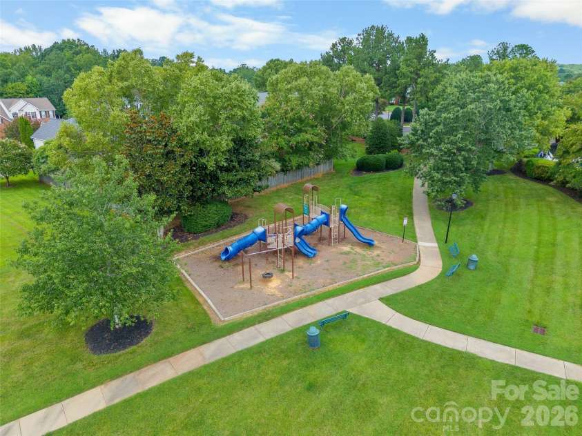 1607 Crestgate Drive, Waxhaw, NC 28173.  MLS# CAR4412289, YatesRealty ID 41992. 
