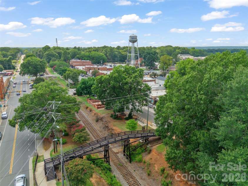 1607 Crestgate Drive, Waxhaw, NC 28173.  MLS# CAR4412289, YatesRealty ID 41992. 