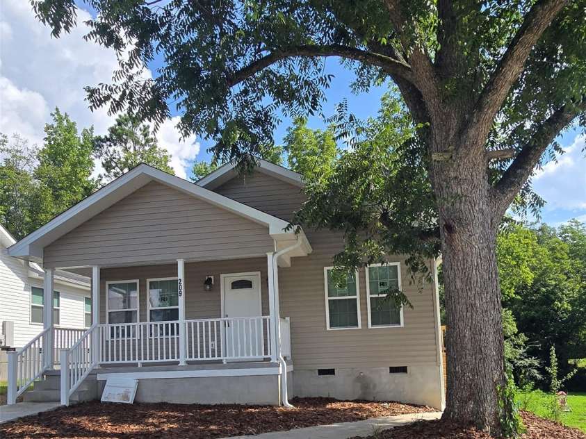 209 Roswell Street, Troy, NC 27371.  MLS# CAR4412291, YatesRealty ID 41993. 