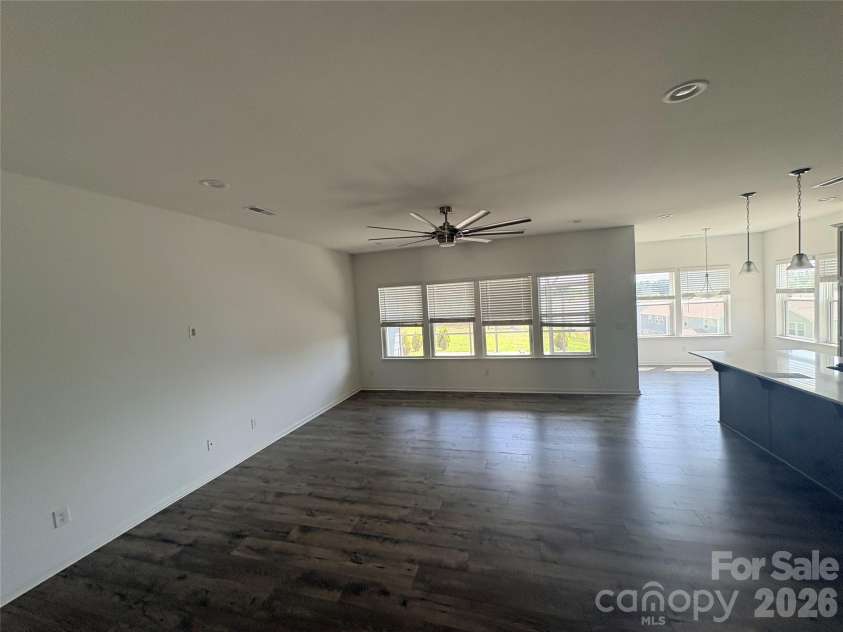 5239 Admirals Landing, Lancaster, SC 29720.  MLS# CAR4412302, YatesRealty ID 41994. Living Rm