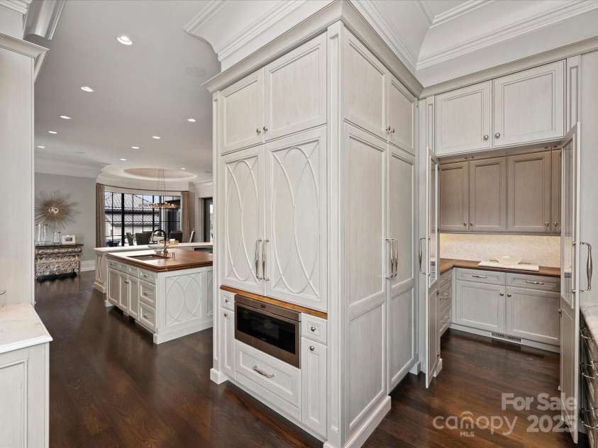 18308 Shearer Road, Davidson, NC 28036.  MLS# CAR4289423, YatesRealty ID 42. Scullery