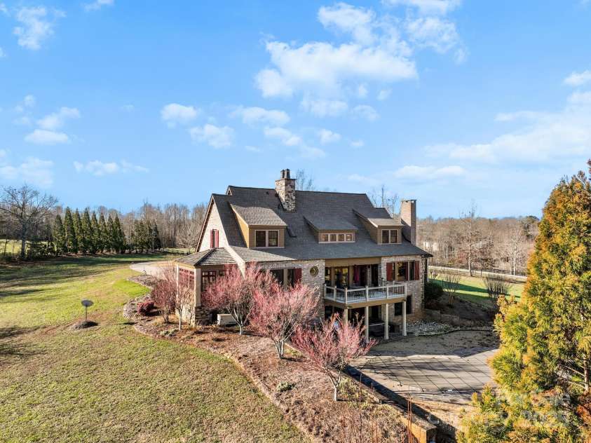 602 & 604 Blackwood Road, Columbus, NC 28722.  MLS# CAR4213028, YatesRealty ID 420. 