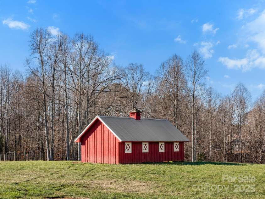602 & 604 Blackwood Road, Columbus, NC 28722.  MLS# CAR4213028, YatesRealty ID 420. 