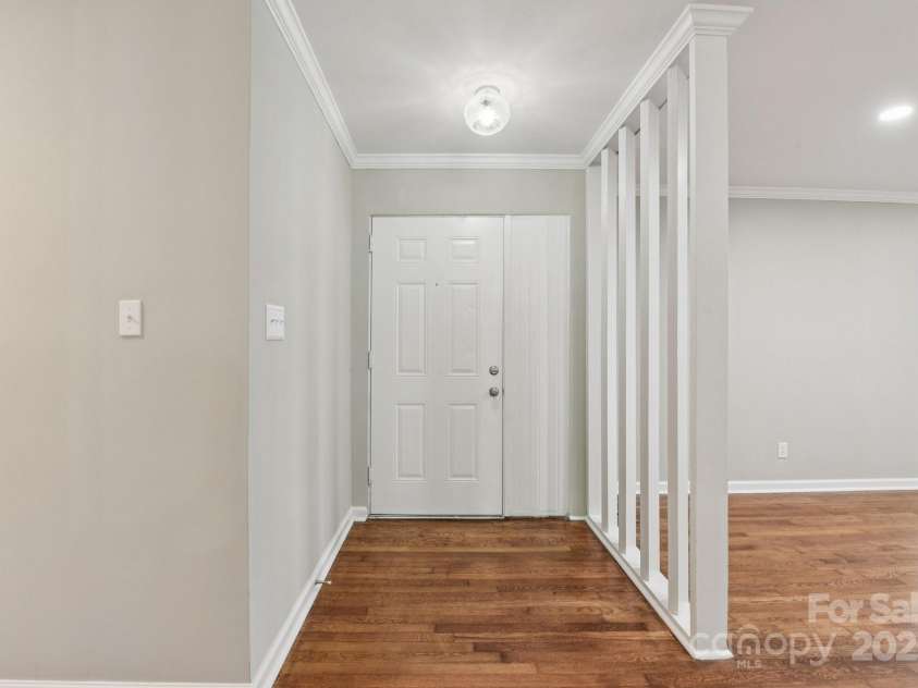 900 Woodlawn Road, Charlotte, NC 28209.  MLS# CAR4310357, YatesRealty ID 420. 