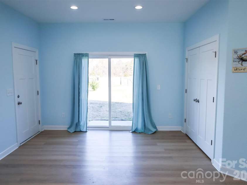 121 Meadow Ridge Lane, Coinjock, NC 27923.  MLS# CAR4337553, YatesRealty ID 4200. Dining/Laundry