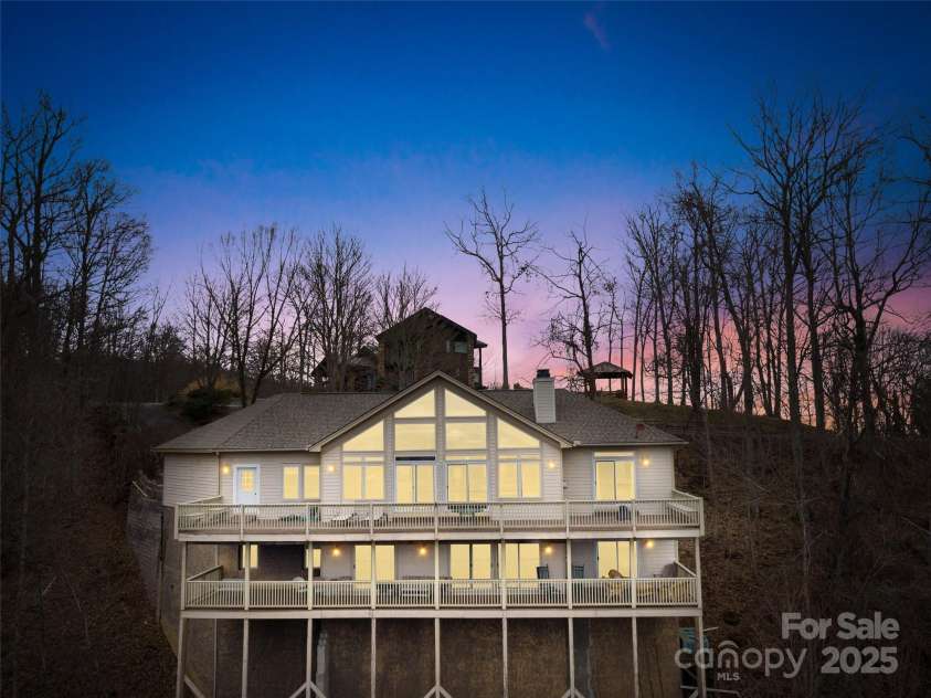 2980 Mountain Air Drive, Burnsville, NC 28714.  MLS# CAR4241451, YatesRealty ID 4200. 