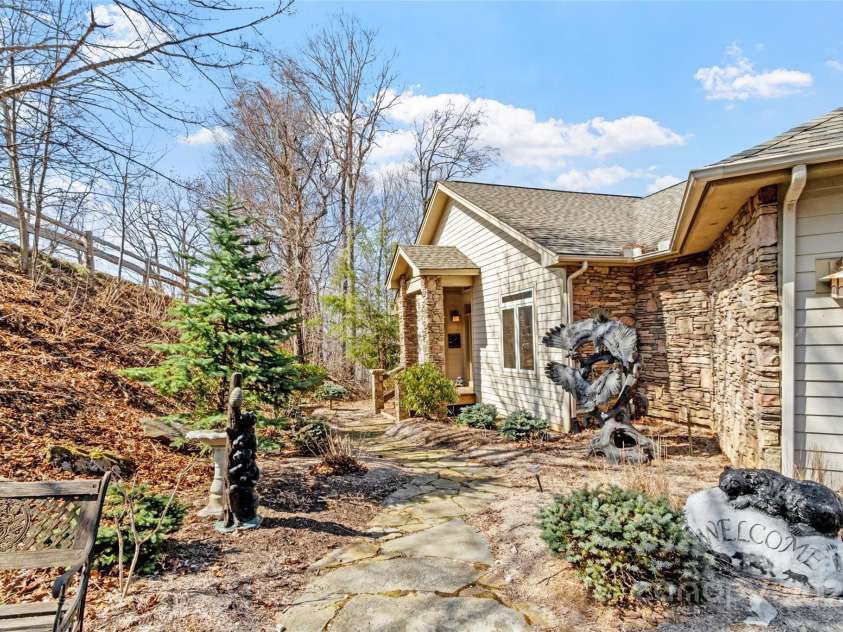 2980 Mountain Air Drive, Burnsville, NC 28714.  MLS# CAR4241451, YatesRealty ID 4200. 