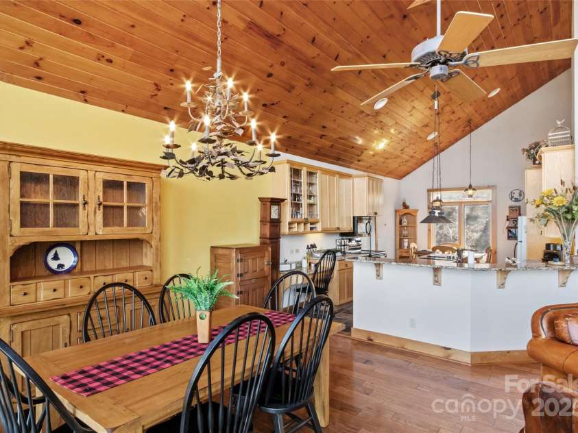 2980 Mountain Air Drive, Burnsville, NC 28714.  MLS# CAR4241451, YatesRealty ID 4200. 