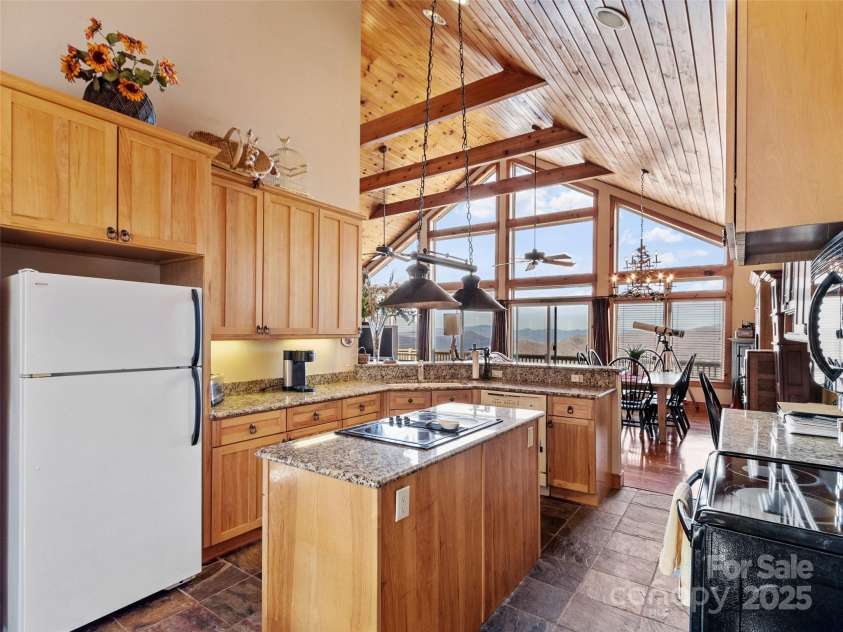 2980 Mountain Air Drive, Burnsville, NC 28714.  MLS# CAR4241451, YatesRealty ID 4200. 