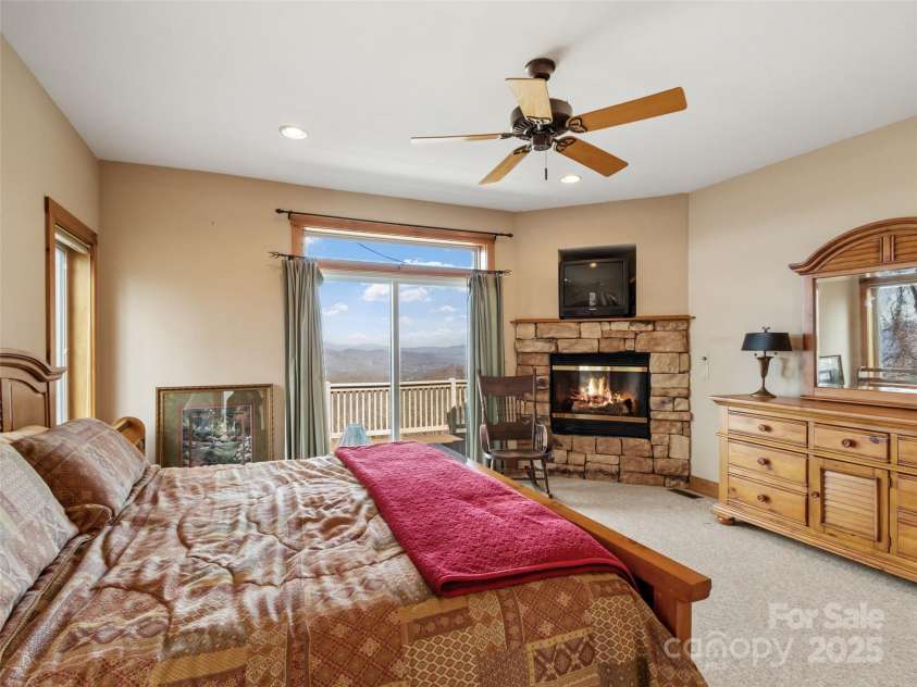 2980 Mountain Air Drive, Burnsville, NC 28714.  MLS# CAR4241451, YatesRealty ID 4200. 