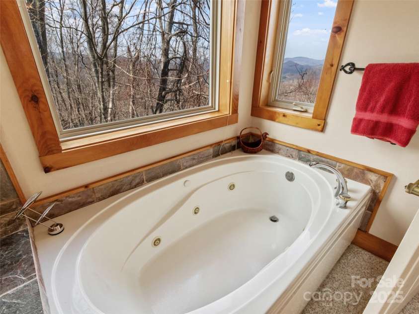 2980 Mountain Air Drive, Burnsville, NC 28714.  MLS# CAR4241451, YatesRealty ID 4200. 