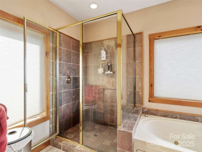 2980 Mountain Air Drive, Burnsville, NC 28714.  MLS# CAR4241451, YatesRealty ID 4200. 