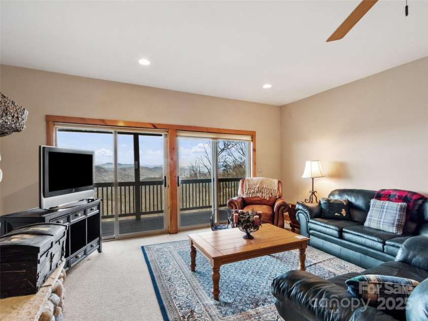 2980 Mountain Air Drive, Burnsville, NC 28714.  MLS# CAR4241451, YatesRealty ID 4200. 