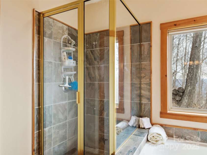 2980 Mountain Air Drive, Burnsville, NC 28714.  MLS# CAR4241451, YatesRealty ID 4200. 