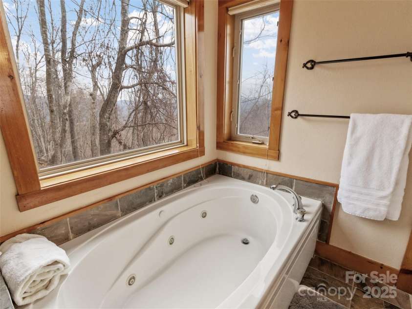 2980 Mountain Air Drive, Burnsville, NC 28714.  MLS# CAR4241451, YatesRealty ID 4200. 