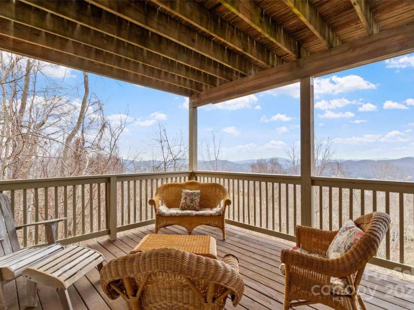 2980 Mountain Air Drive, Burnsville, NC 28714.  MLS# CAR4241451, YatesRealty ID 4200. 