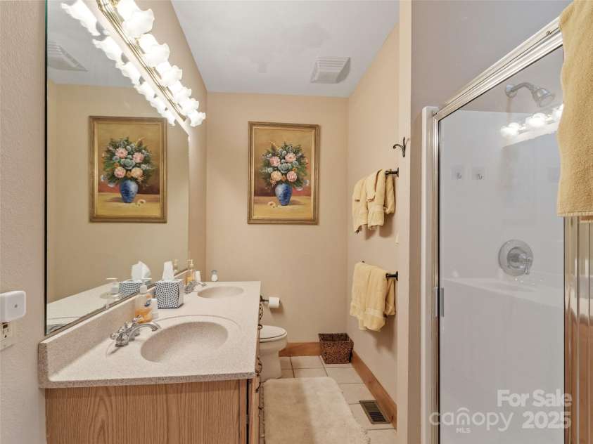 2980 Mountain Air Drive, Burnsville, NC 28714.  MLS# CAR4241451, YatesRealty ID 4200. 