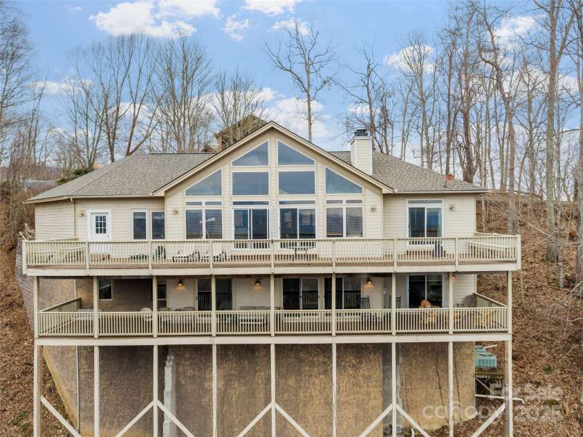 2980 Mountain Air Drive, Burnsville, NC 28714.  MLS# CAR4241451, YatesRealty ID 4200. 