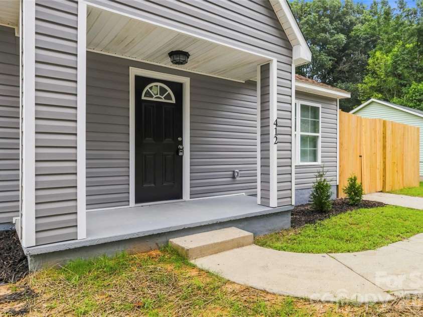 412 Mclelland Avenue, Mooresville, NC 28115.  MLS# CAR4412323, YatesRealty ID 42001. 