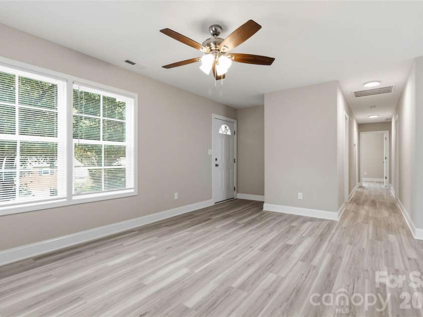 412 Mclelland Avenue, Mooresville, NC 28115.  MLS# CAR4412323, YatesRealty ID 42001. 