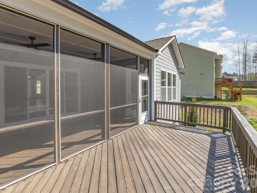 123 Farm Knoll Way, Mooresville, NC 28117.  MLS# CAR4412327, YatesRealty ID 42002. Back Deck
