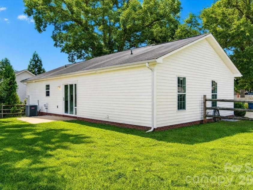 46 Linford Street, Belmont, NC 28012.  MLS# CAR4409174, YatesRealty ID 42003. 