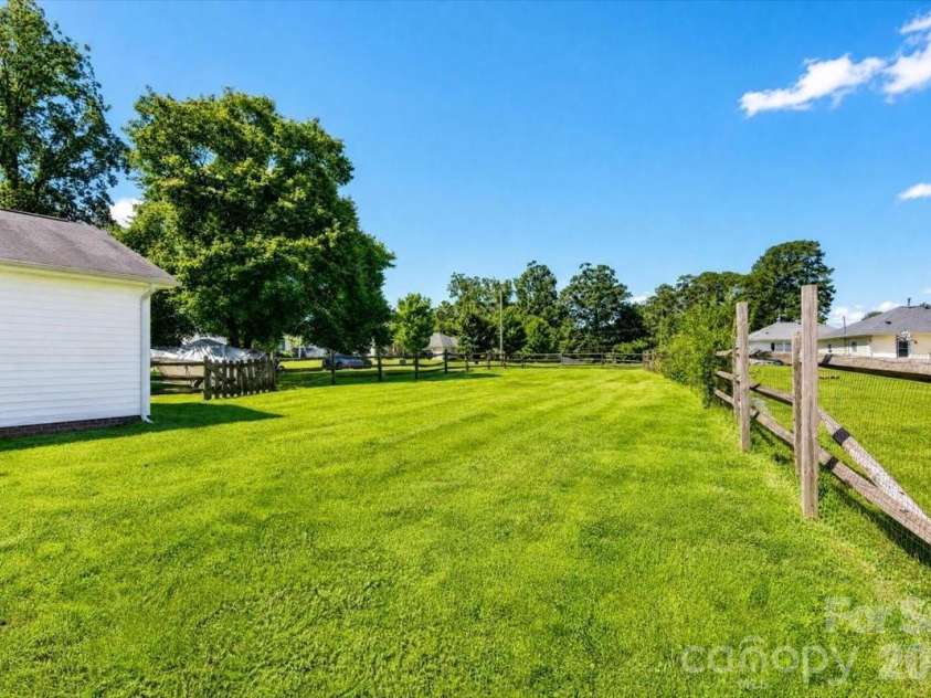 46 Linford Street, Belmont, NC 28012.  MLS# CAR4409174, YatesRealty ID 42003. 