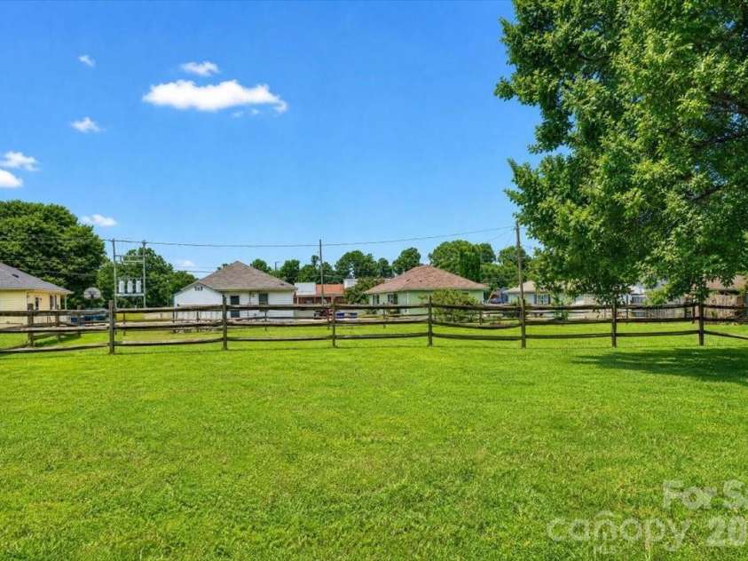 46 Linford Street, Belmont, NC 28012.  MLS# CAR4409174, YatesRealty ID 42003. 