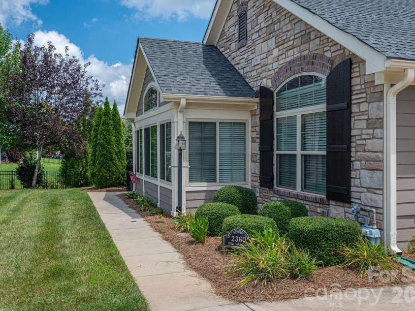 2360 Villa Oaks Court, Gastonia, NC 28056.  MLS# CAR4409766, YatesRealty ID 42004. 