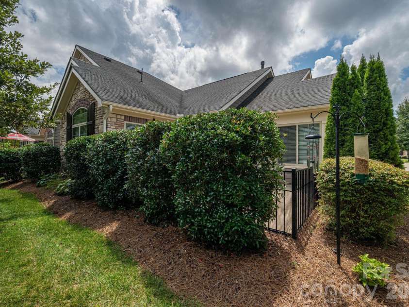 2360 Villa Oaks Court, Gastonia, NC 28056.  MLS# CAR4409766, YatesRealty ID 42004. 