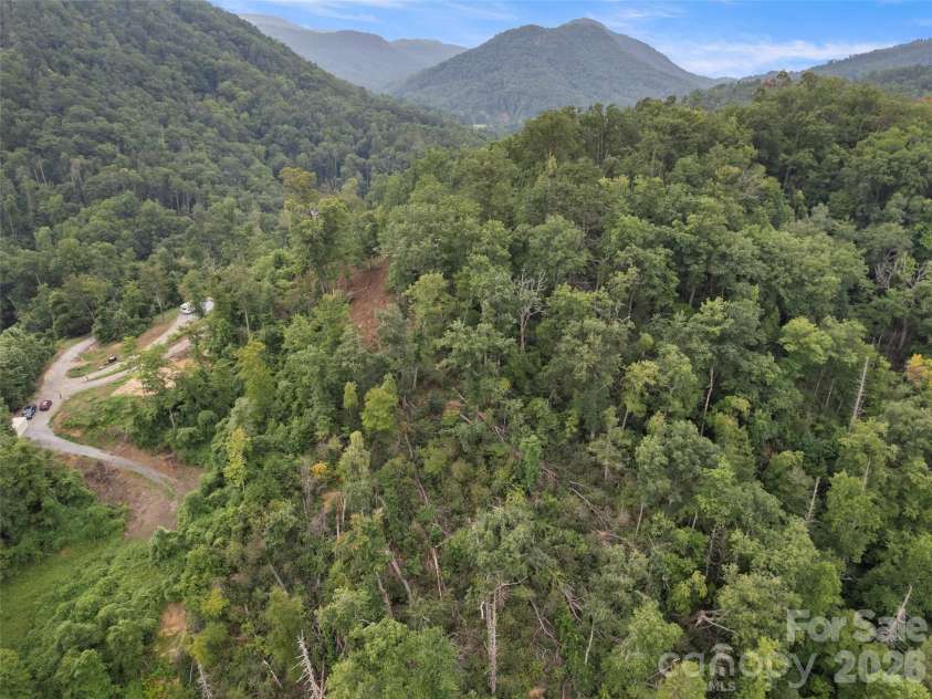 213 Three Rivers Drive, Hendersonville, NC 28792.  MLS# CAR4412069, YatesRealty ID 42006. 