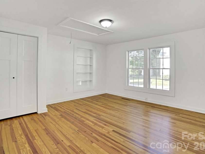304 Misenheimer Drive, Concord, NC 28025.  MLS# CAR4412345, YatesRealty ID 42009. 