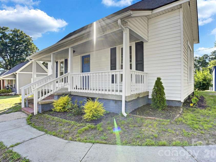 304 Misenheimer Drive, Concord, NC 28025.  MLS# CAR4412345, YatesRealty ID 42009. 