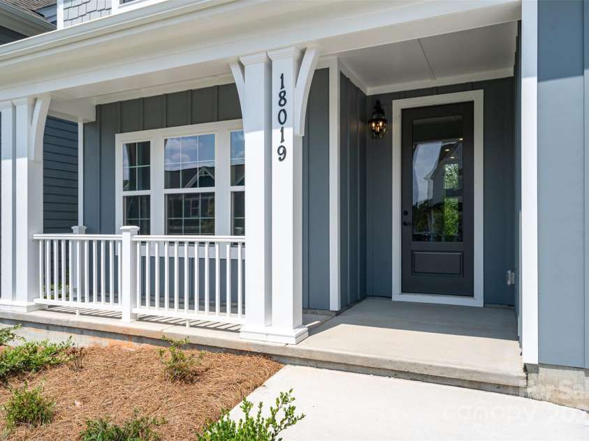 18019 Wilbanks Drive, Charlotte, NC 28278.  MLS# CAR4267851, YatesRealty ID 4201. 