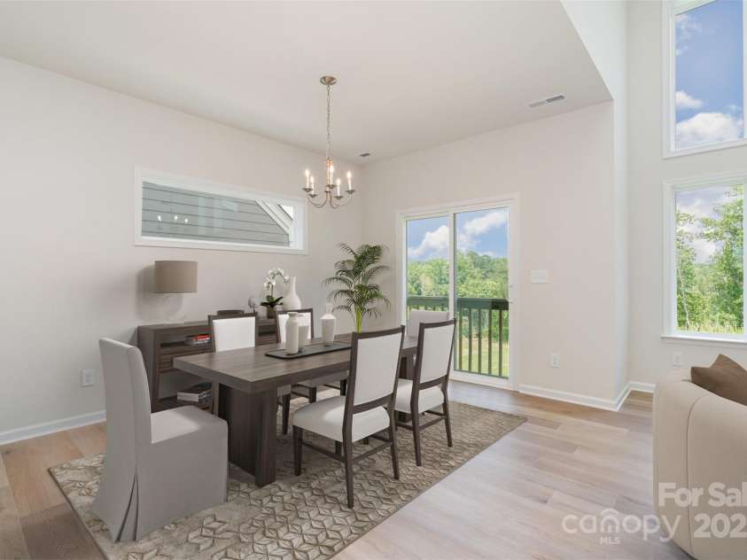18019 Wilbanks Drive, Charlotte, NC 28278.  MLS# CAR4267851, YatesRealty ID 4201. Dining Room 