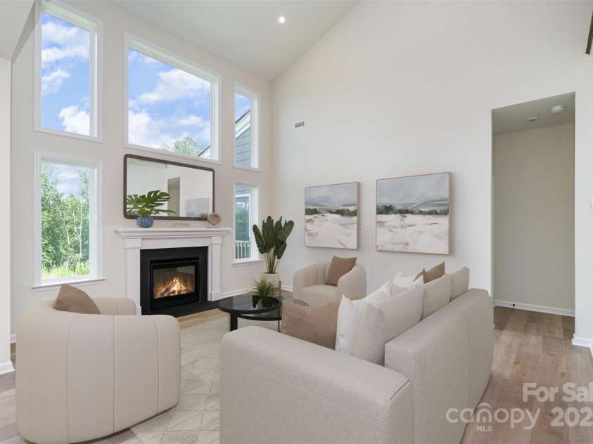 18019 Wilbanks Drive, Charlotte, NC 28278.  MLS# CAR4267851, YatesRealty ID 4201. Great Room 