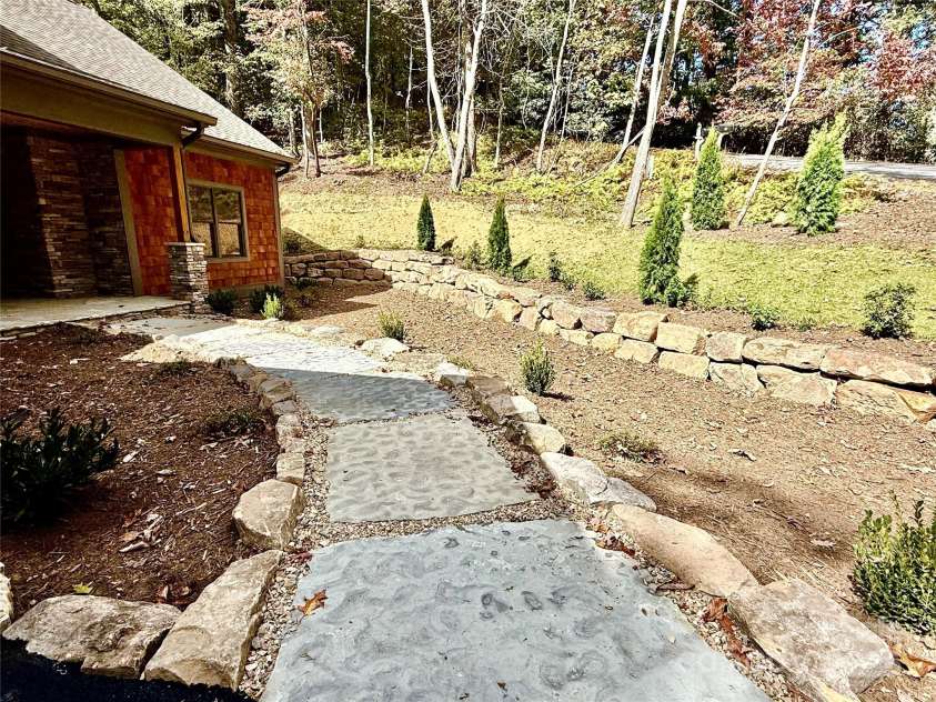 230 Catatoga Path, Brevard, NC 28712.  MLS# CAR4311178, YatesRealty ID 4201. Awesome Landscaping