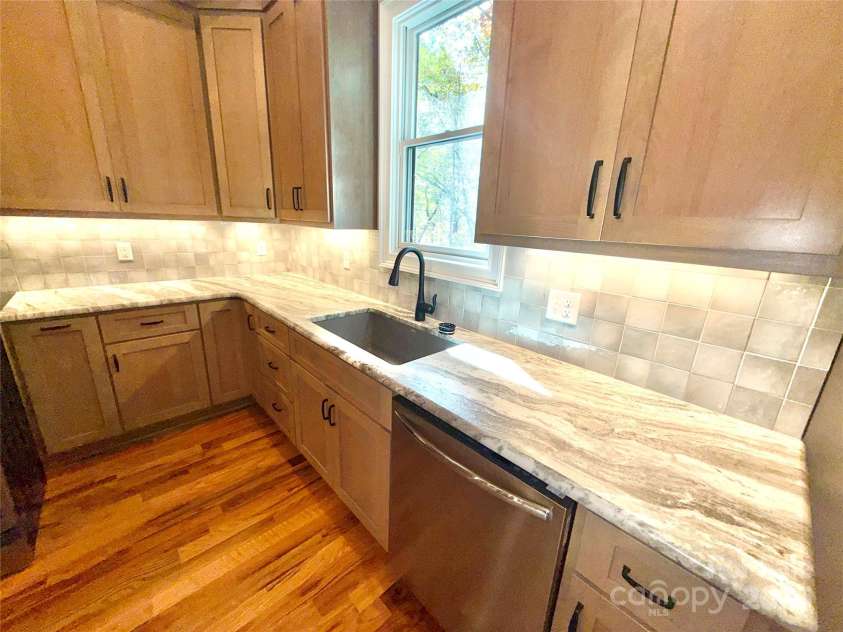 230 Catatoga Path, Brevard, NC 28712.  MLS# CAR4311178, YatesRealty ID 4201. Bright Kitchen