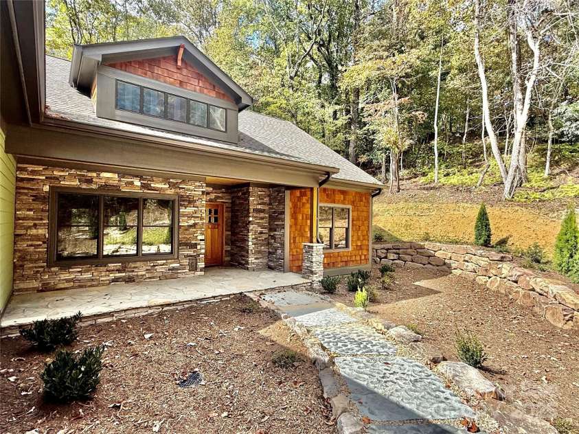 230 Catatoga Path, Brevard, NC 28712.  MLS# CAR4311178, YatesRealty ID 4201. Front Porch