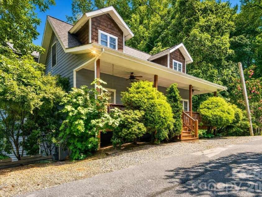 199 Atkins Loop, Lake Junaluska, NC 28745.  MLS# CAR4411136, YatesRealty ID 42010. 