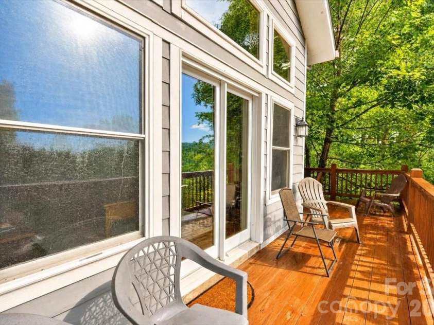 199 Atkins Loop, Lake Junaluska, NC 28745.  MLS# CAR4411136, YatesRealty ID 42010. 