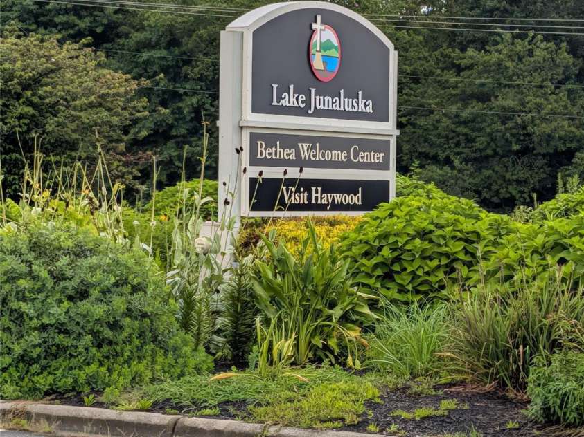 199 Atkins Loop, Lake Junaluska, NC 28745.  MLS# CAR4411136, YatesRealty ID 42010. 
